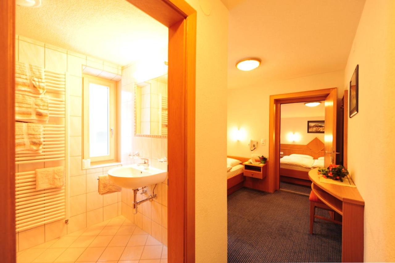 Haus Enzian Bed and Breakfast Σανκτ Αντόν αμ Άλμπεργκ Δωμάτιο φωτογραφία