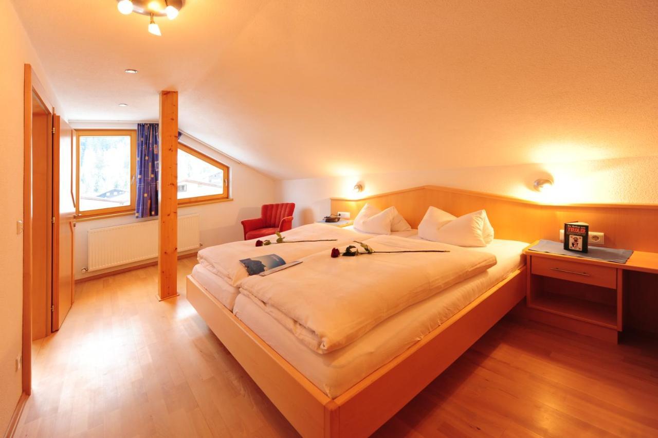 Haus Enzian Bed and Breakfast Σανκτ Αντόν αμ Άλμπεργκ Δωμάτιο φωτογραφία