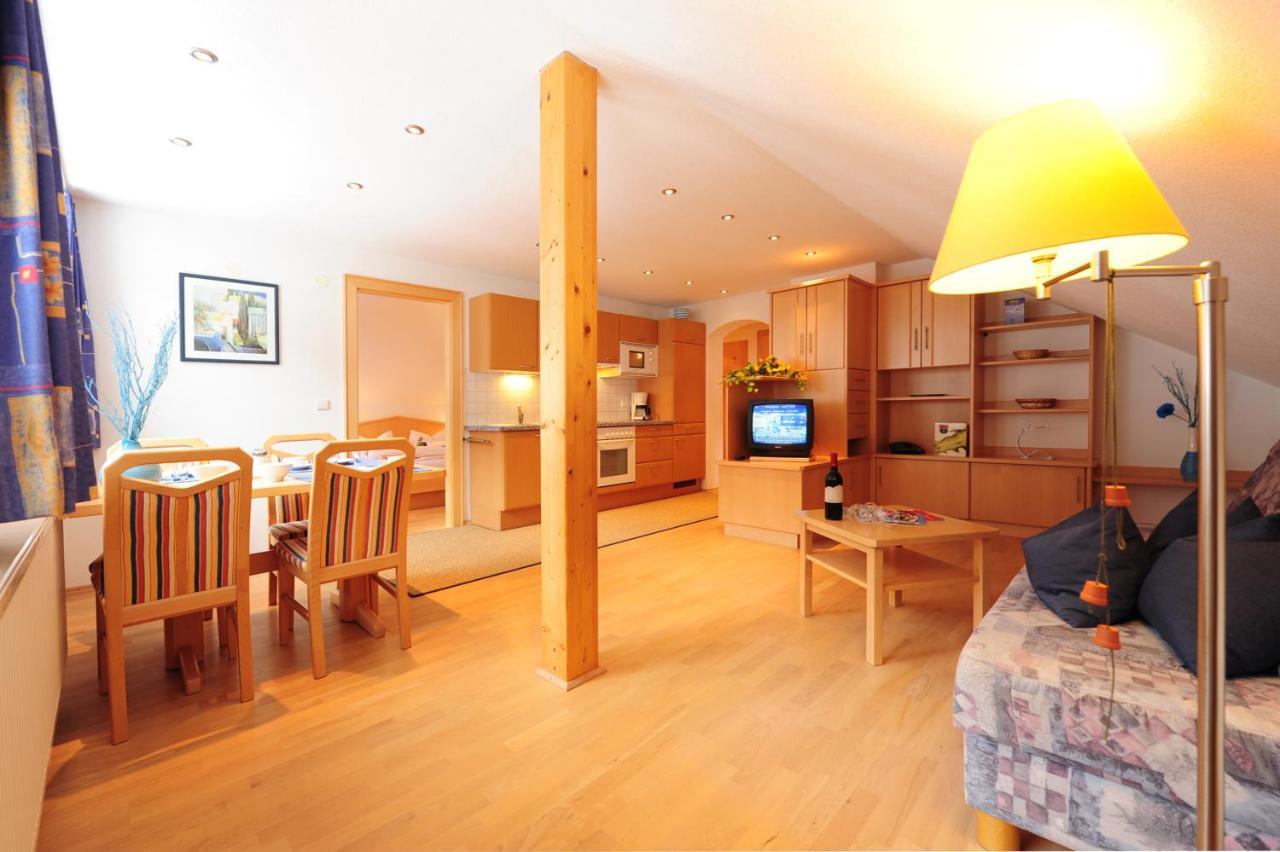 Haus Enzian Bed and Breakfast Σανκτ Αντόν αμ Άλμπεργκ Δωμάτιο φωτογραφία