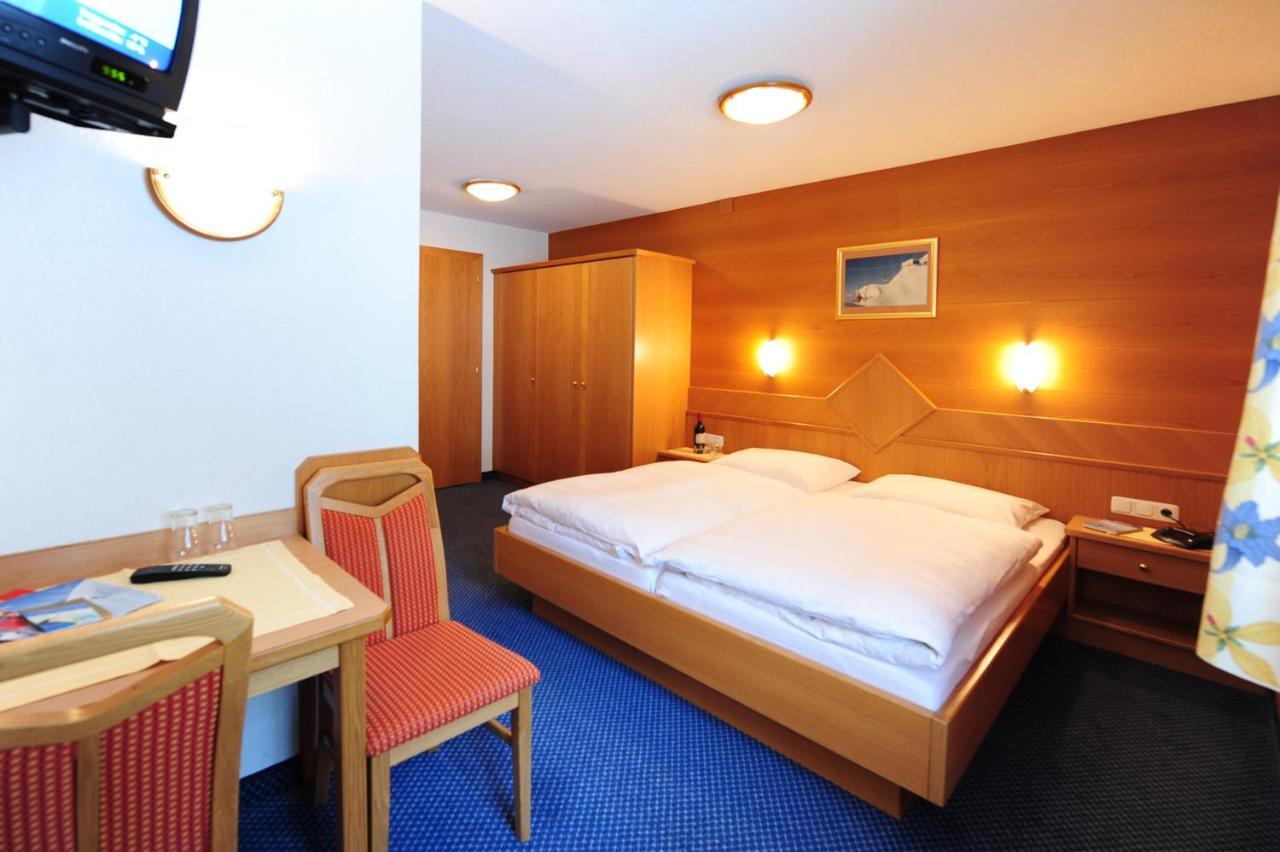 Haus Enzian Bed and Breakfast Σανκτ Αντόν αμ Άλμπεργκ Δωμάτιο φωτογραφία
