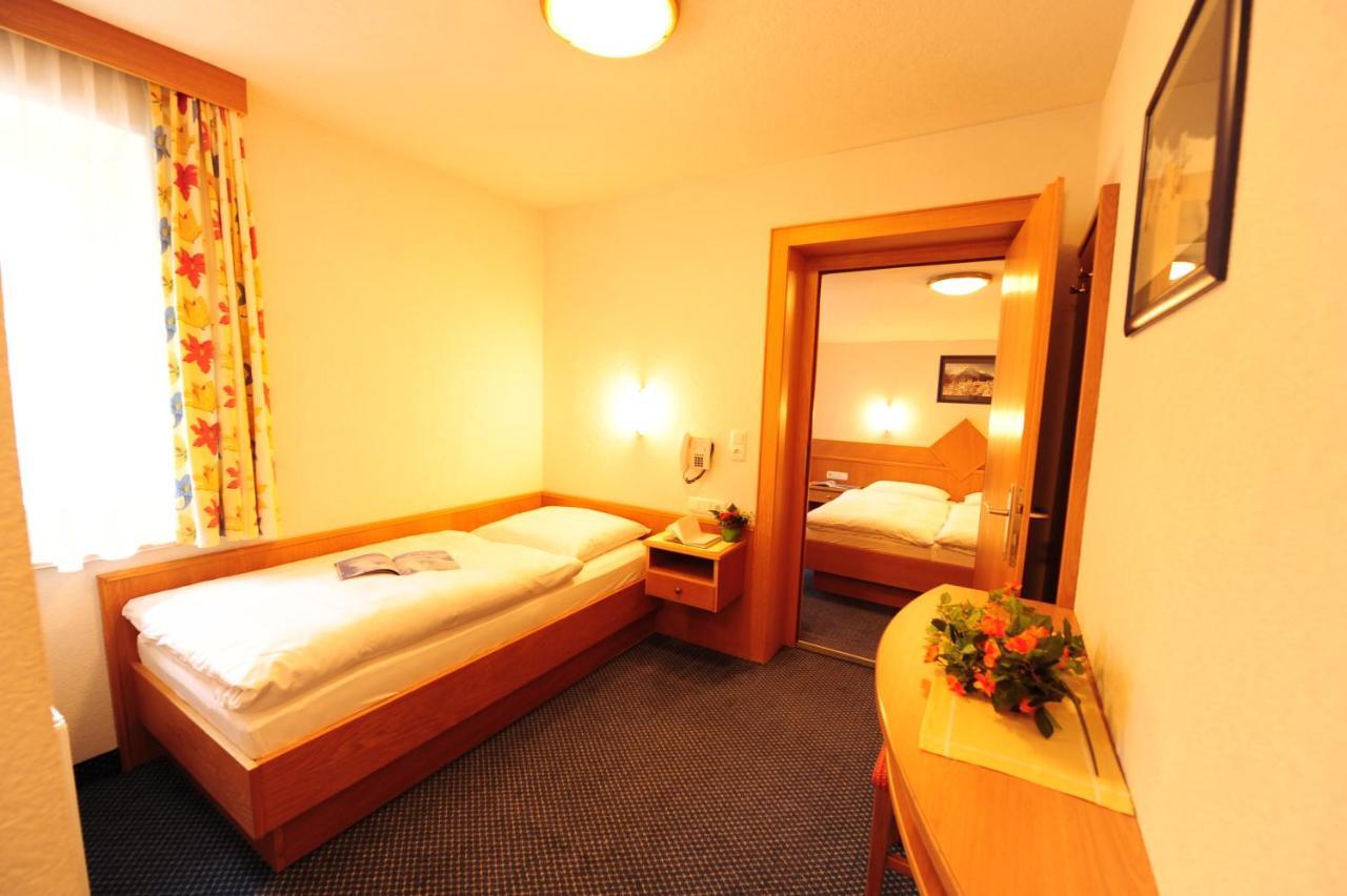 Haus Enzian Bed and Breakfast Σανκτ Αντόν αμ Άλμπεργκ Δωμάτιο φωτογραφία