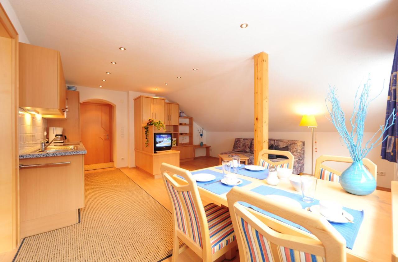 Haus Enzian Bed and Breakfast Σανκτ Αντόν αμ Άλμπεργκ Δωμάτιο φωτογραφία