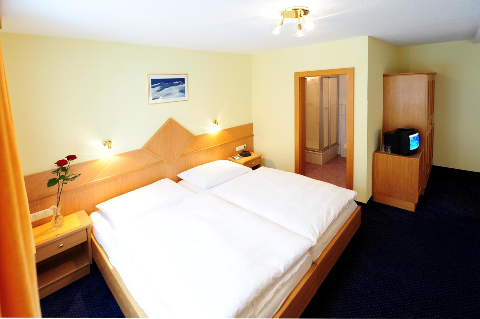 Haus Enzian Bed and Breakfast Σανκτ Αντόν αμ Άλμπεργκ Εξωτερικό φωτογραφία