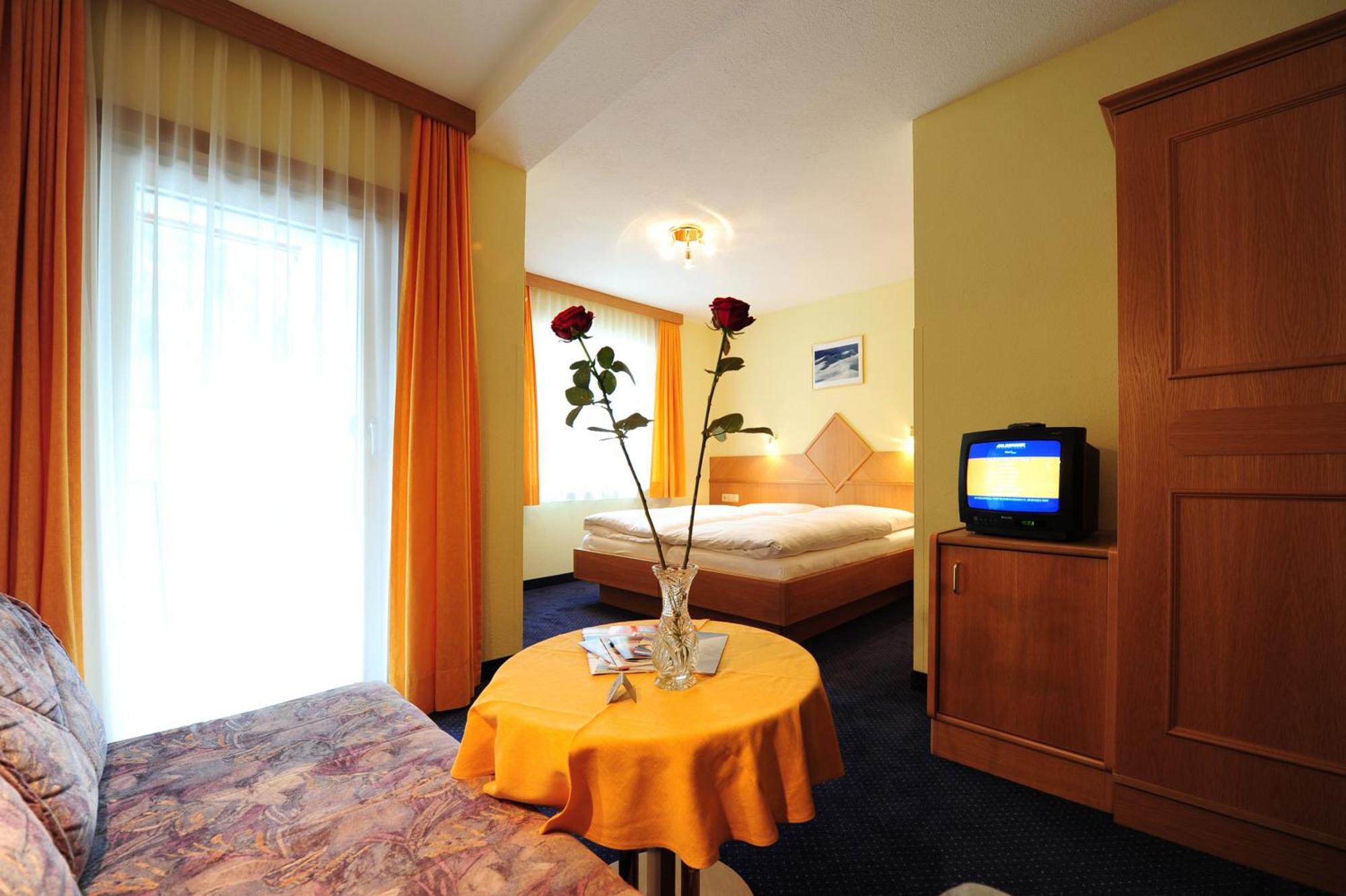 Haus Enzian Bed and Breakfast Σανκτ Αντόν αμ Άλμπεργκ Εξωτερικό φωτογραφία