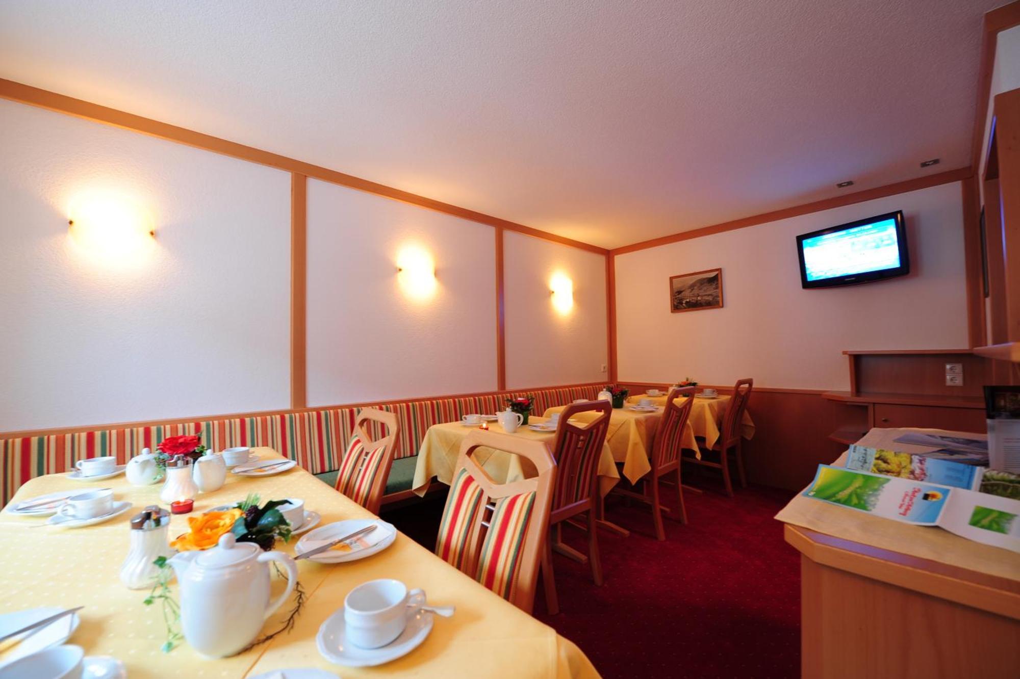 Haus Enzian Bed and Breakfast Σανκτ Αντόν αμ Άλμπεργκ Εξωτερικό φωτογραφία