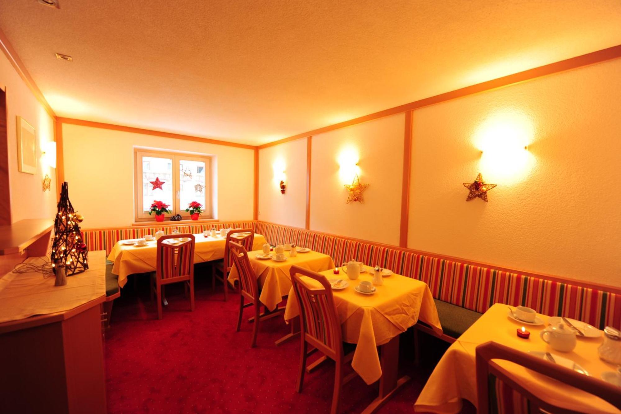 Haus Enzian Bed and Breakfast Σανκτ Αντόν αμ Άλμπεργκ Εξωτερικό φωτογραφία