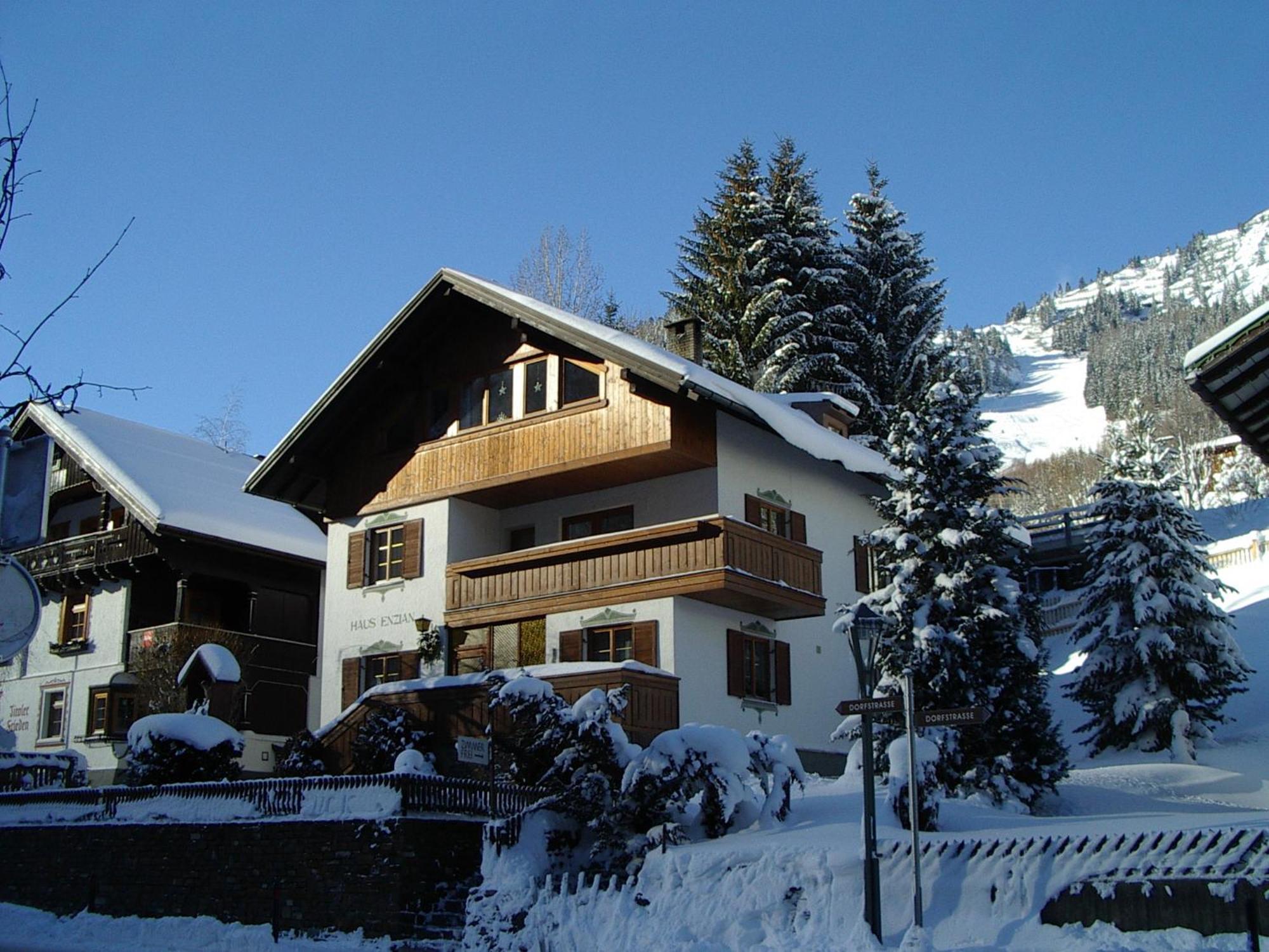 Haus Enzian Bed and Breakfast Σανκτ Αντόν αμ Άλμπεργκ Εξωτερικό φωτογραφία
