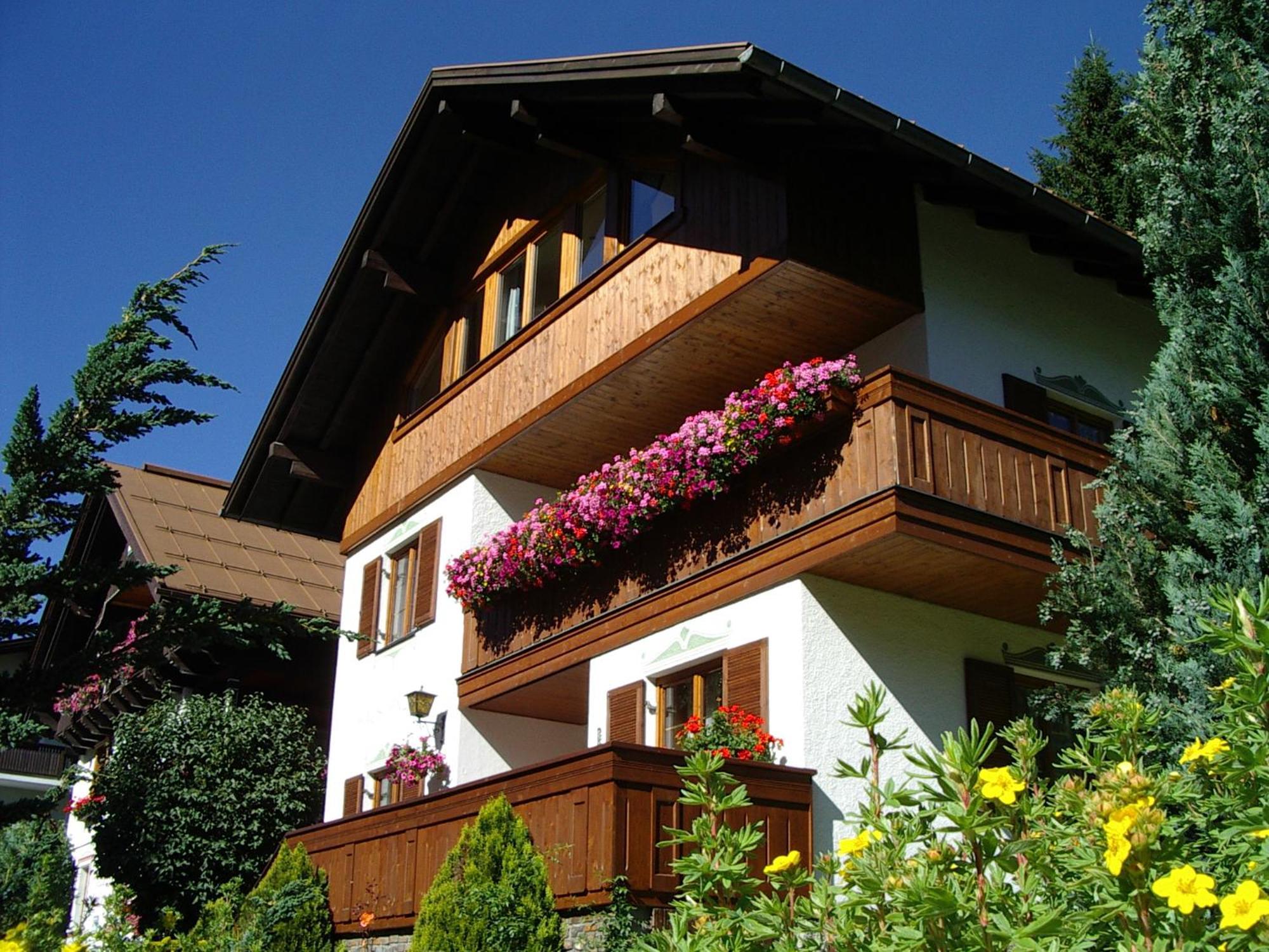 Haus Enzian Bed and Breakfast Σανκτ Αντόν αμ Άλμπεργκ Εξωτερικό φωτογραφία