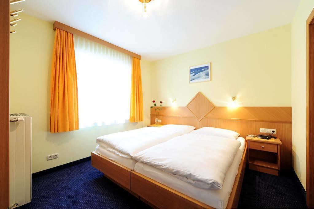 Haus Enzian Bed and Breakfast Σανκτ Αντόν αμ Άλμπεργκ Εξωτερικό φωτογραφία